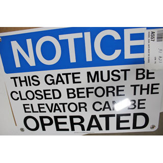 SIGN, GATE MUST BE CLOSED